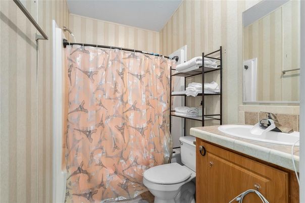 Bathroom, Interior, Tile Countertops