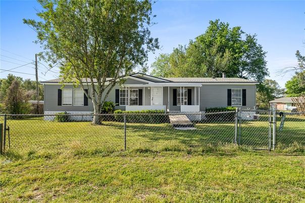 Backyard, Exterior, Facade, Ranch