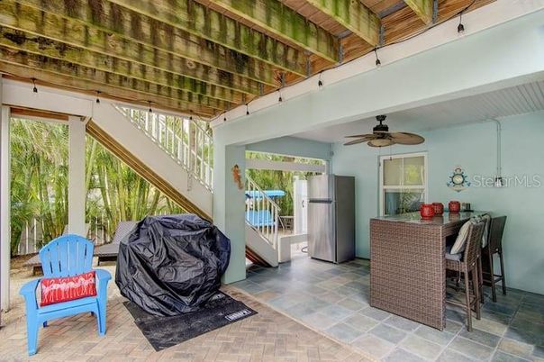 Exterior, Interior, Wooden Beams
