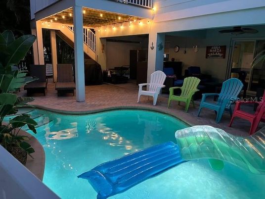 Exterior, Pool