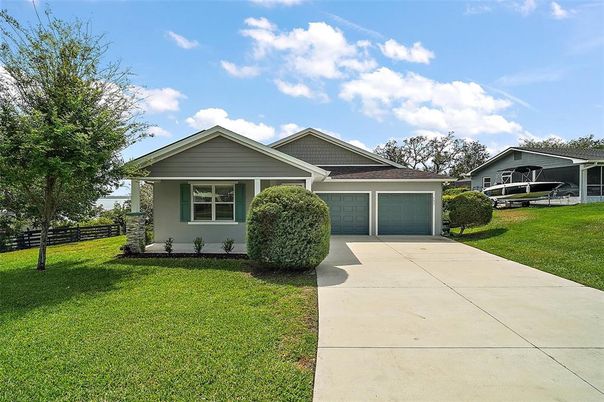 Attached, Exterior, Facade, Ranch
