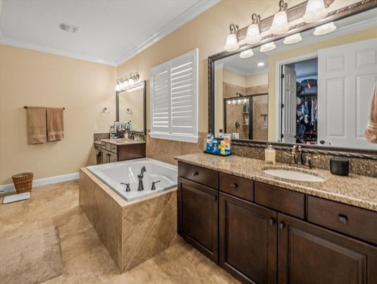 Bathroom, Dual Sink Vanities, Interior