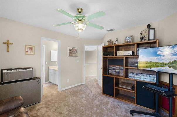 Home Office, Interior