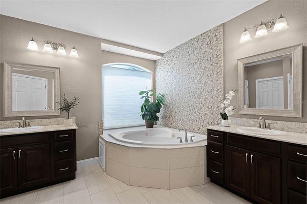 Bathroom, Dual Sink Vanities, Interior