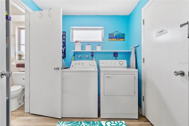 Interior, Utility Closets, Washer, Wood Texture Flooring