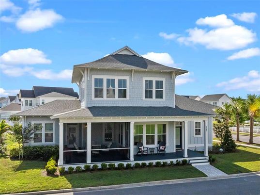 Exterior, Facade, American Foursquare