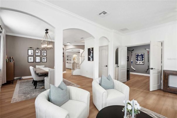 Chandelier, Dining room, Interior, Pendant Lights, Recessed Lighting, Wood Texture Flooring
