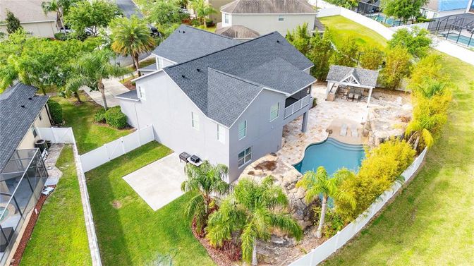 Exterior, Drone