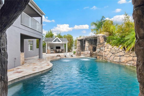 Exterior, Pool