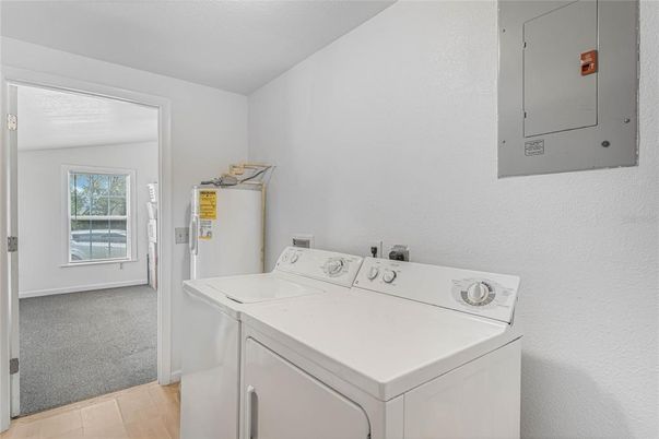 Interior, Washer, Wood Texture Flooring
