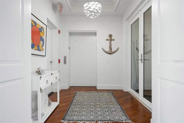 Interior, Pendant Lights, Wood Texture Flooring