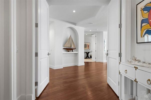 Interior, Recessed Lighting, Wood Texture Flooring
