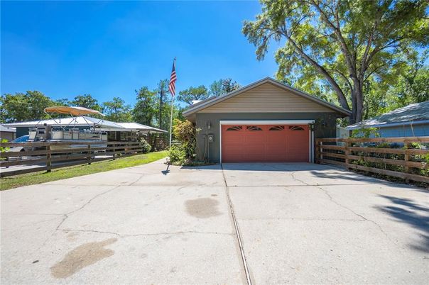 Detached Garage, Exterior