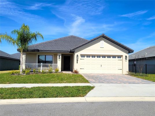 Attached, Exterior, Facade, Ranch