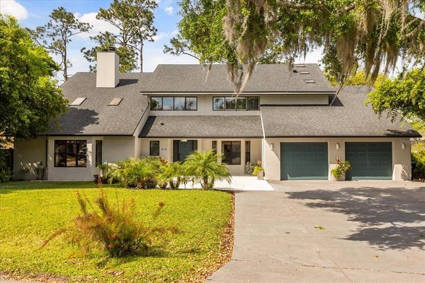 Attached, Exterior, Facade, Ranch