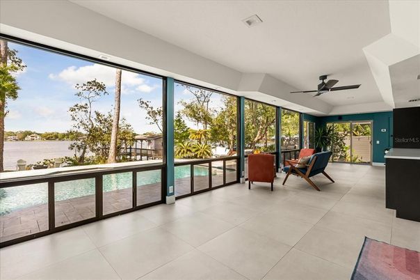 Interior, Sun Room, Water