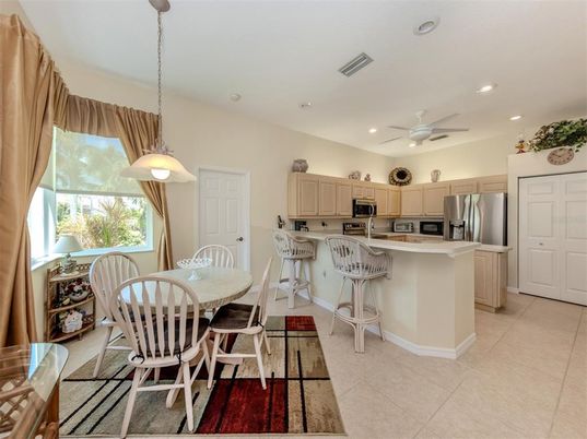 Dining room, Interior, Kitchen, Pendant Lights, Recessed Lighting, Stainless Steel Appliances