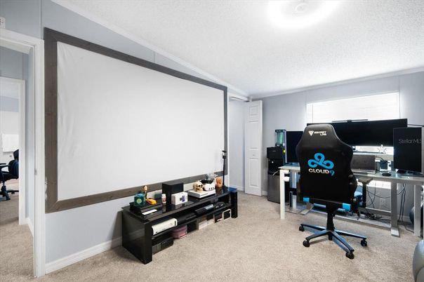 Home Office, Interior