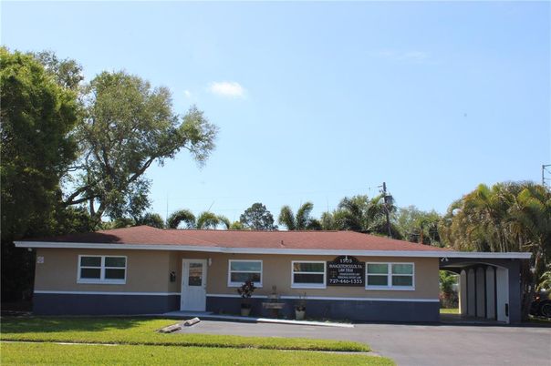 Backyard, Exterior, Facade, Ranch