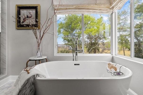 Bathroom, Free Standing Baths, Interior