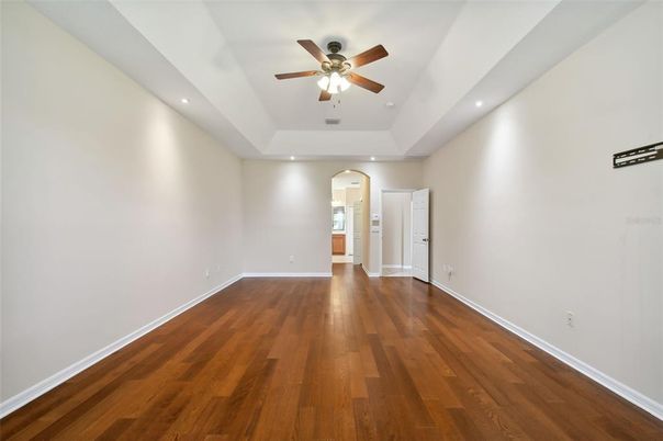 Empty room, Interior, Recessed Lighting, Wood Texture Flooring