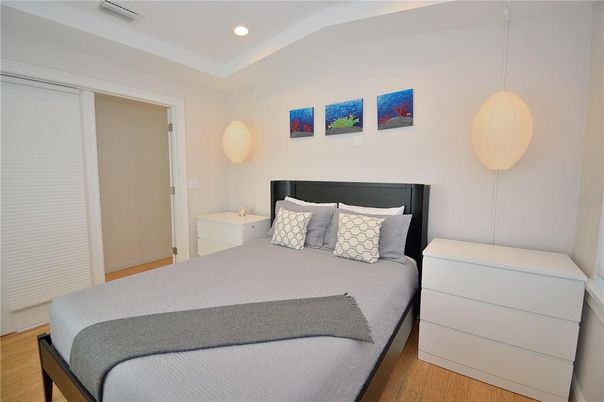 Bedroom, Interior, Pendant Lights, Recessed Lighting, Wood Texture Flooring