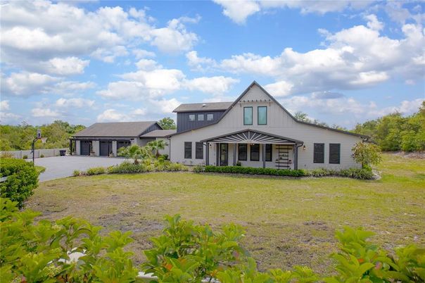 Backyard, Exterior, Facade, Farmhouse