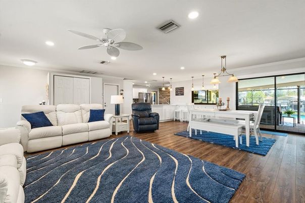 Dining room, Interior, Living room, Pendant Lights, Recessed Lighting, Wood Texture Flooring