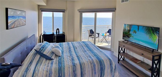 Bedroom, Interior, Water, Wood Texture Flooring