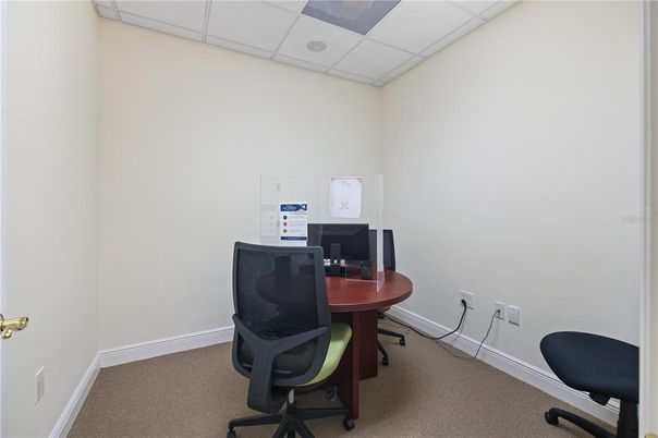 Home Office, Interior
