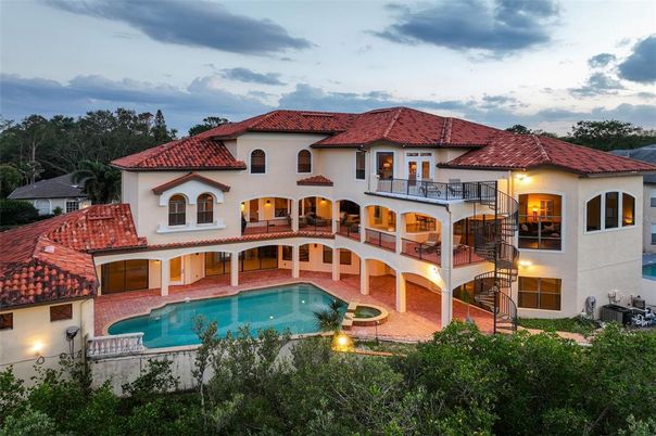 Exterior, Facade, Pool, Mediterranean