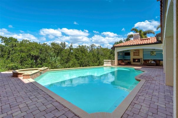 Exterior, Pool