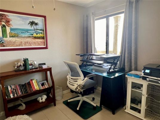 Home Office, Interior