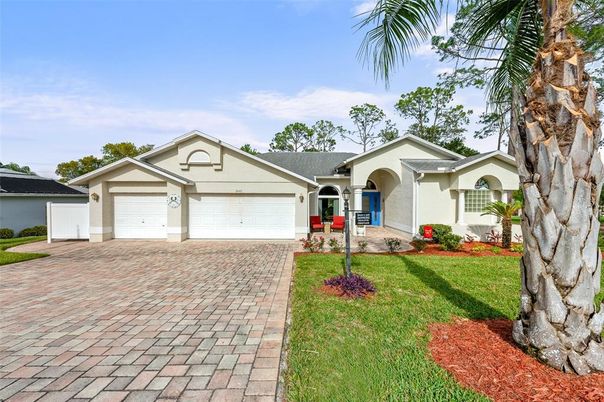 Attached, Backyard, Exterior, Facade, Ranch