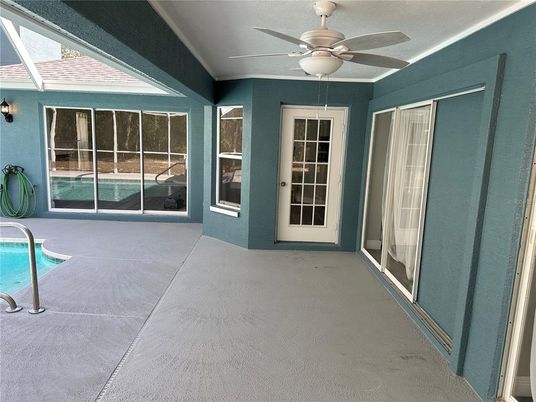 Interior, Pool, Sun Room