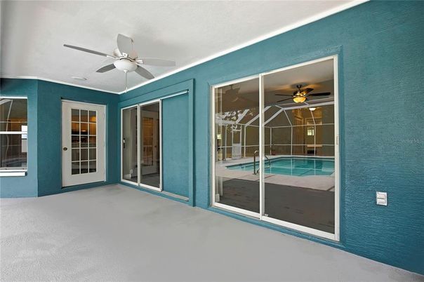 Interior, Pool, Sun Room