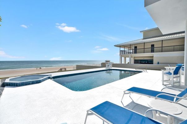 Exterior, Pool, Water