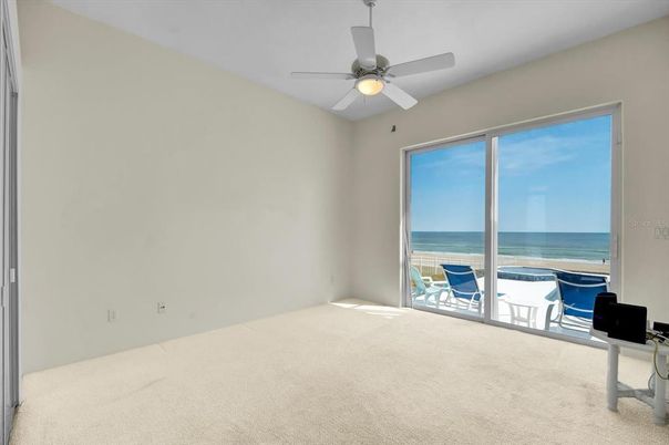 Empty room, Interior, Water