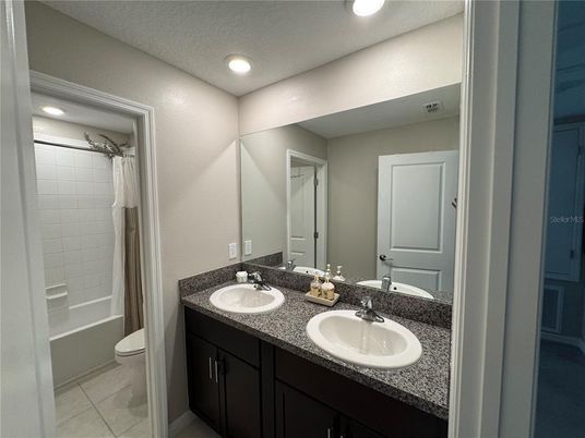 Bathroom, Dual Sink Vanities, Interior, Recessed Lighting