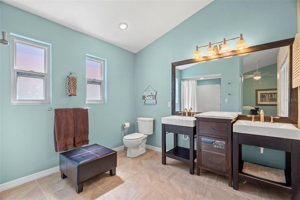 Bathroom, Interior, Recessed Lighting