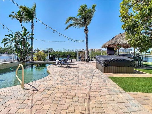 Exterior, Hot Tub, Pool