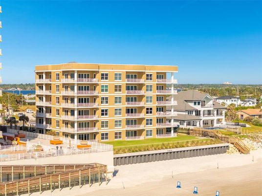 Exterior, Facade, Condo Building