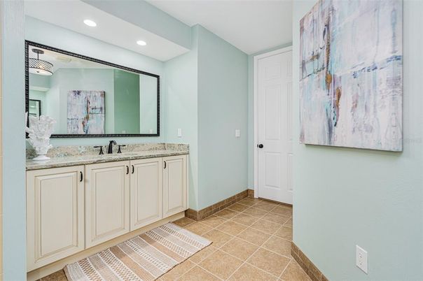 Bathroom, Interior, Recessed Lighting
