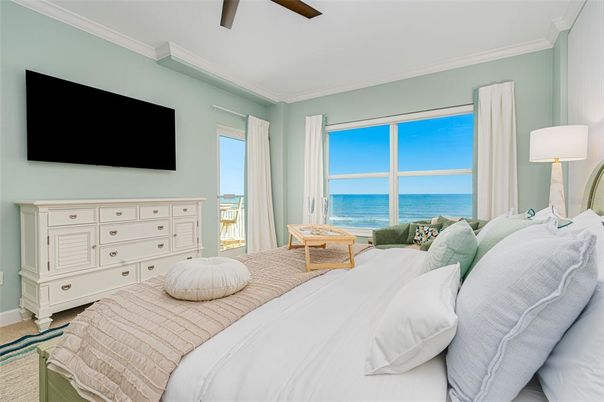 Bedroom, Interior, Water