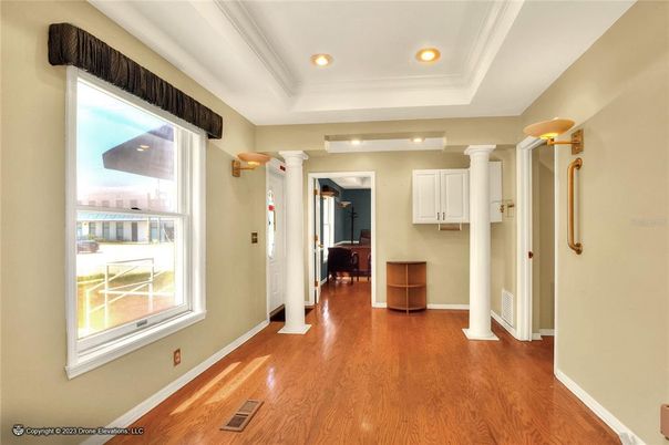 Interior, Recessed Lighting, Wood Texture Flooring