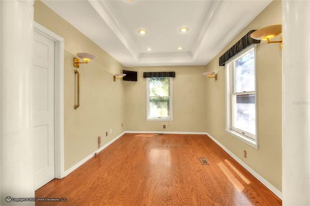 Empty room, Interior, Recessed Lighting, Wood Texture Flooring
