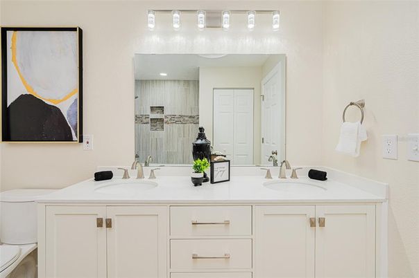 Bathroom, Dual Sink Vanities, Interior