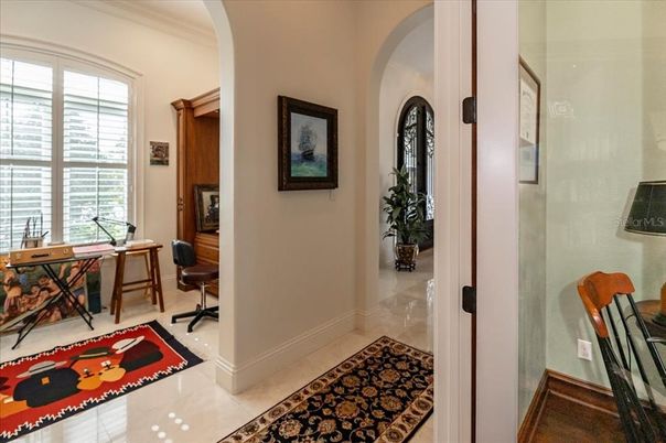 Home Office, Interior