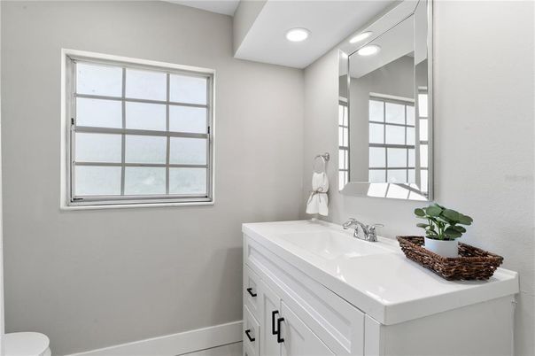 Bathroom, Interior, Recessed Lighting