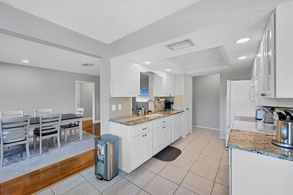 Dining room, Interior, Kitchen, Recessed Lighting, Wood Texture Flooring